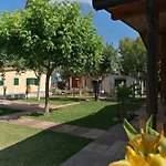 Nina's House , 1