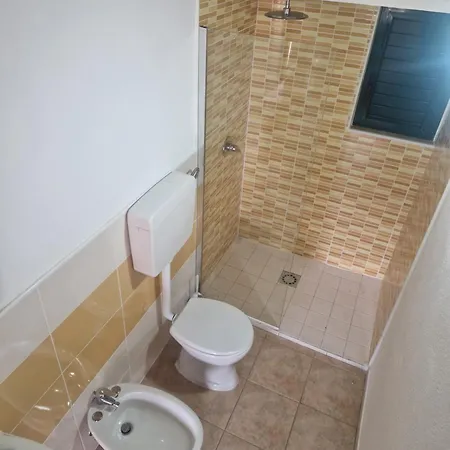Nina's House , 1 *
