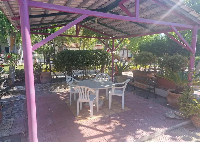 Nina's House , 1 Nyaraló *